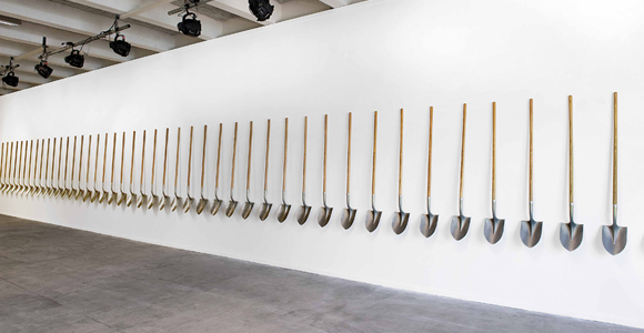 Palas Por Pistolas, or “Shovels for Guns”