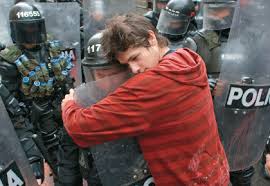 The time when Colombian students hugged and kissed the police