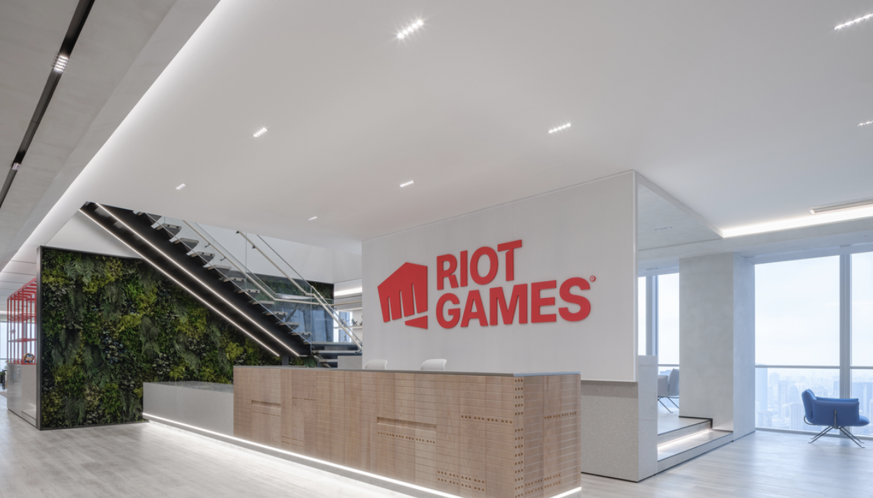 Riot Employees walk out on Sexist Culture