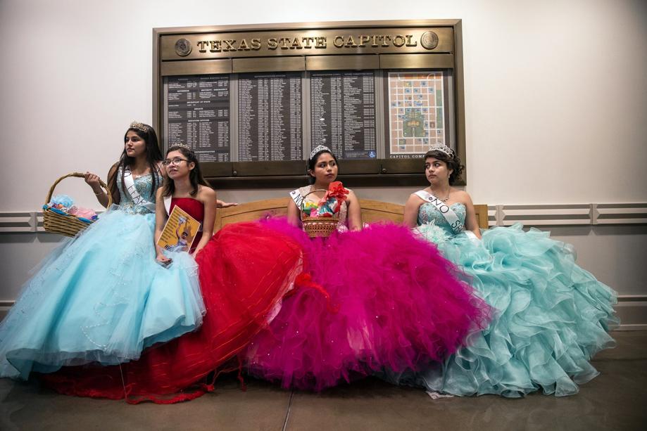 QUINCEAÑERA PROTEST: Texas teens protest against SB 4 at Capitol