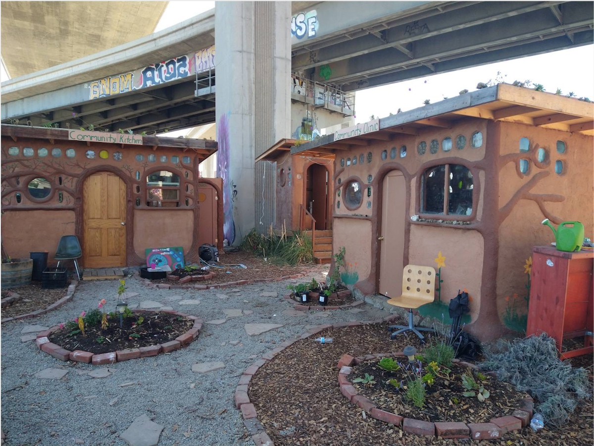 Cob Houses, Kitchens, Showers for Homeless People